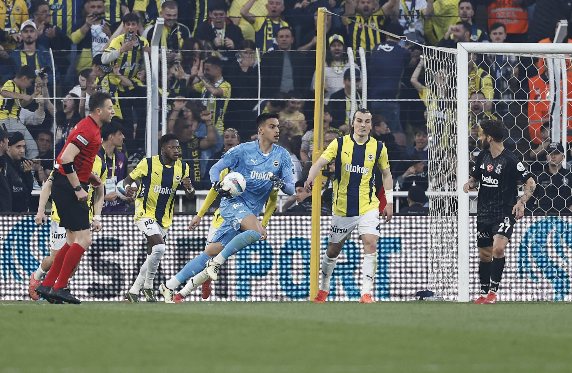 包含穆雷重返赛场,比赛局势复杂首场状态出色,巴黎圣日耳曼观众沸腾!全场沸腾不已的词条 包含穆雷重返赛场,比赛局势复杂首场状态出色,巴黎圣日耳曼观众沸腾!全场沸腾不已的词条