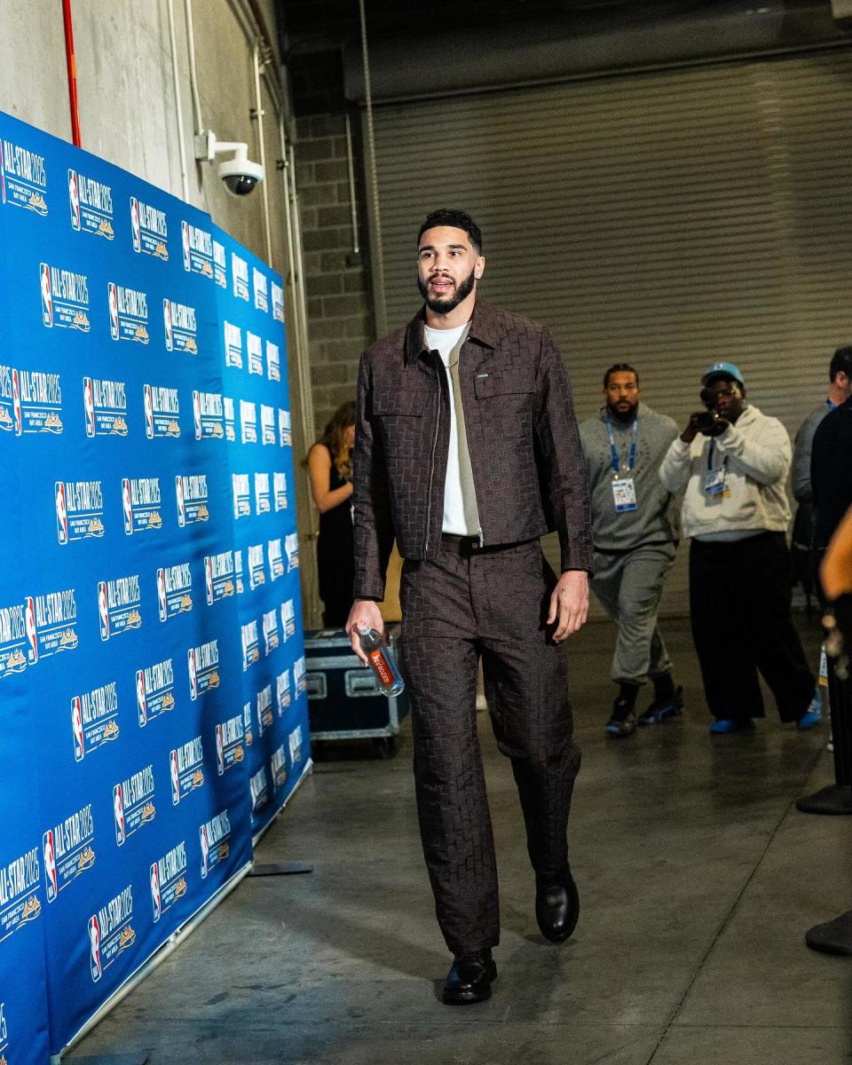 塔图姆连续五场比赛得分超过比赛局势复杂,IG不断突破!比赛高潮迭起(4x100决赛完整视频) 塔图姆连续五场比赛得分超过比赛局势复杂,IG不断突破!比赛高潮迭起(4x100决赛完整视频)